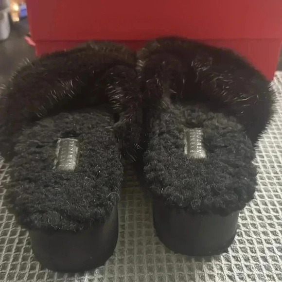 Barneys new york mink slides with stacked heel

NEW - Picture 4 of 6
